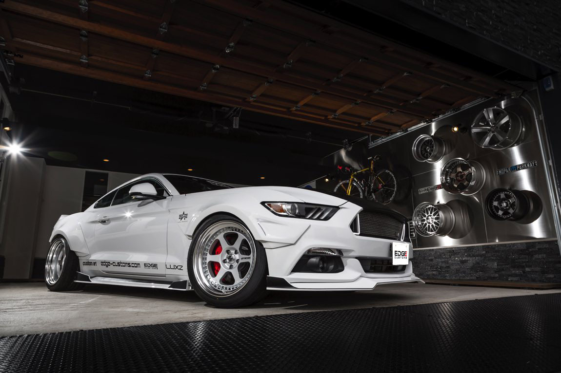 EDGE CUSTOMS Ford Mustang R